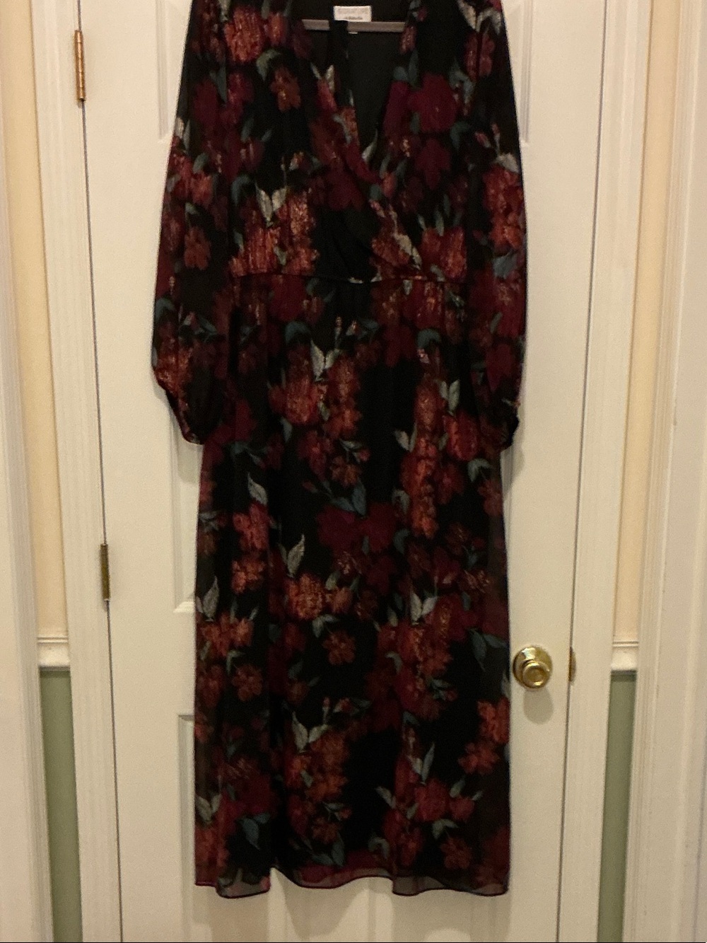 Black Floral Long Sleeve Maxi Dress - Elegant Women's Floral Print